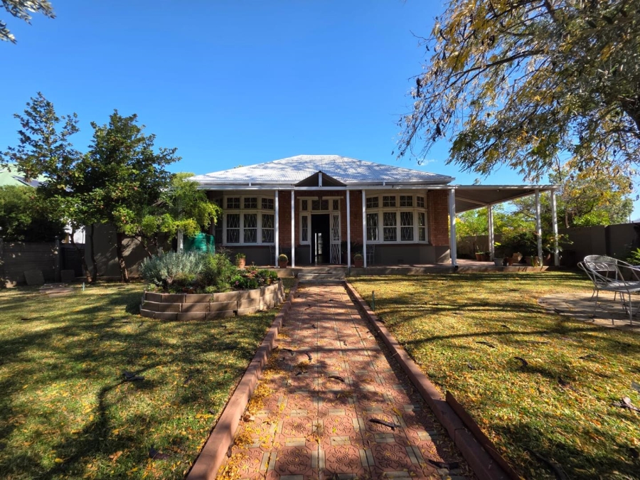 4 Bedroom Property for Sale in Beaconsfield Northern Cape